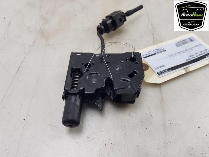 MOTORKAP SLOT Audi A3 Sportback (8VA / 8VF) (|8V0823509|), Auto-onderdelen, Carrosserie, Audi, Gebruikt