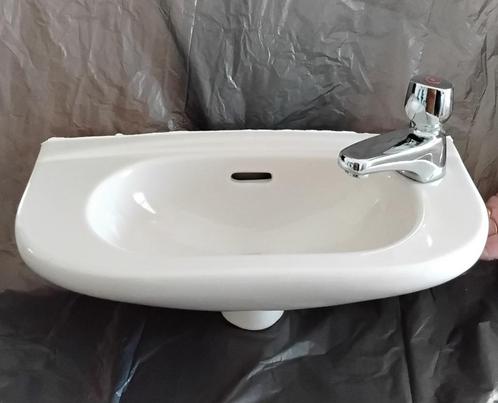 Wc Lavabo fontein met kraan, Doe-het-zelf en Bouw, Sanitair, Gebruikt, Overige typen, Chroom, Steen, Ophalen