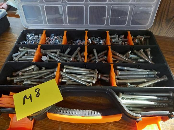 Assortimentsdoos vol bouten en moeren M8 - M10 - M12 ZN, Doe-het-zelf en Bouw, IJzerwaren en Bevestigingsmiddelen, Nieuw, Bouten of Moeren