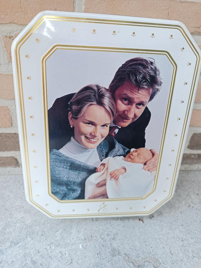 blikken doos koningshuis, Enlèvement ou Envoi, Comme neuf