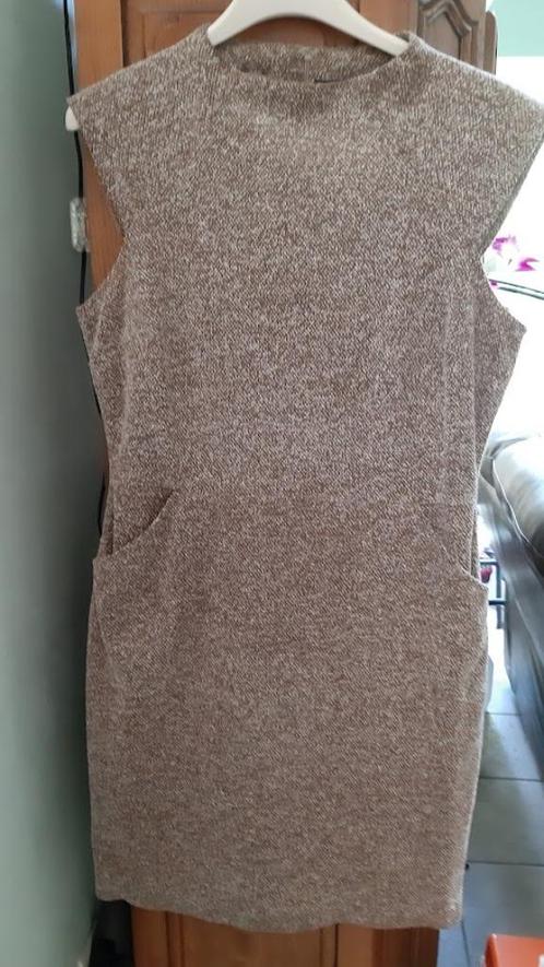 Élégante robe Zara sans manches mouchetée, infroissable, L,, Vêtements | Femmes, Robes, Comme neuf, Taille 38/40 (M), Beige, Au-dessus du genou