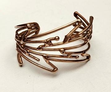 Magnifique bracelet Art Brut en bronze des années 70  disponible aux enchères