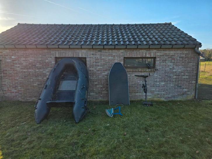 Te koop: Stealth 2,5m  - Minn Kota 55lbs- lowrance elite 4, Watersport en Boten, Hengelsport | Karpervissen, Ophalen