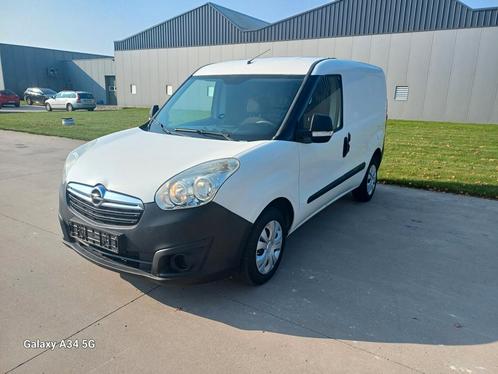 Cargo léger 1.3jtd déjà inspecté à vendre Opel Combo, Autos, Camionnettes & Utilitaires, Entreprise, Verrouillage central, Radio