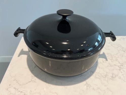 Le Creuset La Mama 29 cm Shiny Black in uitstekende staat, Huis en Inrichting, Keuken | Potten en Pannen, Zo goed als nieuw, Koekenpan of Braadpan