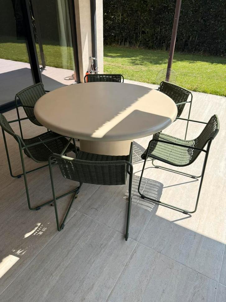 Ronde tuintafel in cement beige 140cm met 6 stoelen, Tuin en Terras, Tuinsets en Loungesets, Zo goed als nieuw, Tuinset, Aluminium