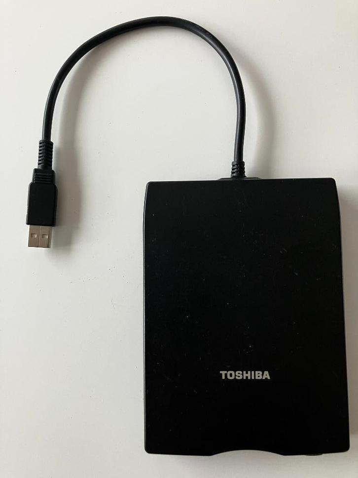 3,5-inch USB FFD-diskettestation - Toshiba - PA3109U, Computers en Software, Beschrijfbare discs, Gebruikt, Overige typen, Ophalen of Verzenden