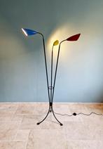 Lampadaire tripode italien avec 3 feux articulés, années 195, Antiquités & Art, Antiquités | Éclairage, Enlèvement