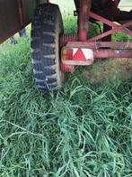 Kipkar geremd om aan traktor te hangen, Ophalen, Gebruikt