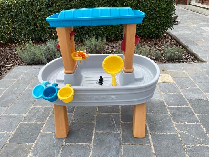 Watertafel rain shower van Step 2, Kinderen en Baby's, Speelgoed | Buiten | Los speelgoed, Zo goed als nieuw, Ophalen