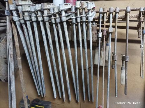 VERZINKTE KLEMMEN EN KOLOMLATTEN, Doe-het-zelf en Bouw, Gereedschap | Handgereedschap, Gebruikt, Ophalen