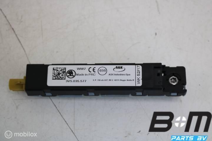 Antenneversterker Skoda Rapid 3V5035577, Auto diversen, Autoradio's, Gebruikt
