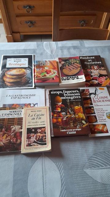 Nombreux livres de cuisine 