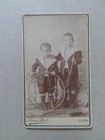 Broertjes speelgoedgeweer hoepel, Louis Photos, Paris, Verzenden