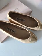 Mooie lederen ballerina's , beige met goud, 36, Ophalen of Verzenden, Zo goed als nieuw, Beige, Ballerina's