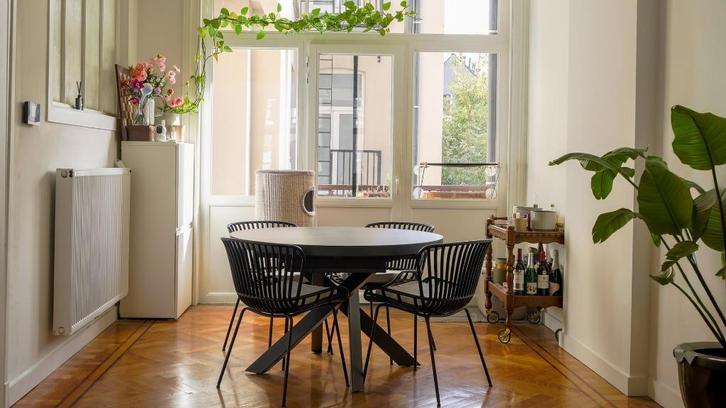 Ronde, uitschuifbare eettafel (Kavehome), Huis en Inrichting, Tafels | Eettafels, Zo goed als nieuw, 100 tot 150 cm, 150 tot 200 cm