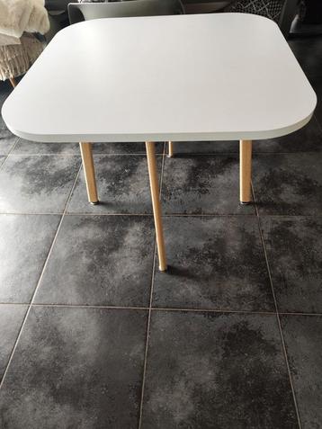 table carrée 90cm/90cm
