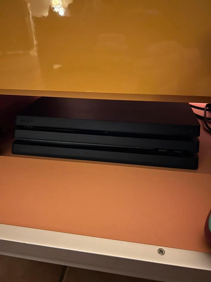 PS4 Pro, Games en Spelcomputers, Spelcomputers | Sony PlayStation 4, Pro, Ophalen