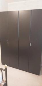 Zwarte kledingkast met schuifdeuren, Huis en Inrichting, Kasten | Roldeurkasten en Archiefkasten, Ophalen, Zo goed als nieuw