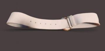 ✨️Witte Leren Riem in uitstekende staat✨️  beschikbaar voor biedingen
