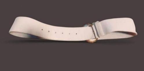 ✨️Witte Leren Riem in uitstekende staat✨️, Kleding | Dames, Riemen en Ceinturen, Zo goed als nieuw, Tailleriem, 90 tot 100 cm