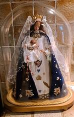 Marie à l'Enfant aux tissus joliment décorés sous cloche, Antiquités & Art, Antiquités | Objets religieux, Enlèvement