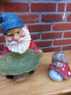 Kabouter en egel op paddestoel., Ophalen, Gebruikt, Kunststof
