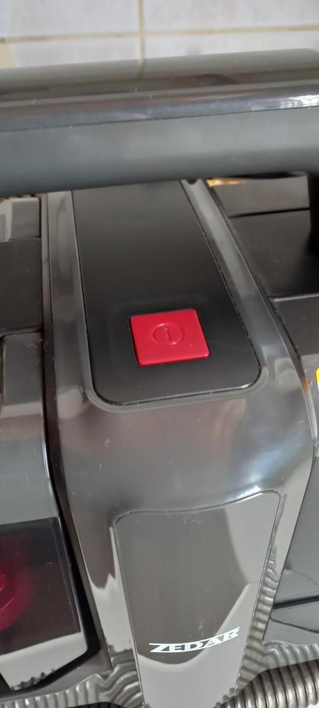 Reiniger voor alle stoffen, Elektronische apparatuur, Stofzuigers, Zo goed als nieuw, Ophalen