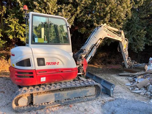 Tackeuchi minigraver 5Ton tb250 - 400uren, Zakelijke goederen, Machines en Bouw | Kranen en Graafmachines, Graafmachine, Ophalen