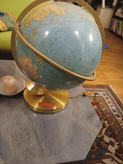 Le globe des années 1980 de Columbus Report, Maison & Meubles, Accessoires pour la Maison | Globes, Comme neuf, Lumineux, Enlèvement ou Envoi