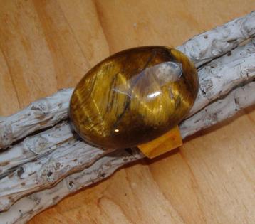 Verstelbare goudkleurige ring met tijgeroog RingG003 beschikbaar voor biedingen