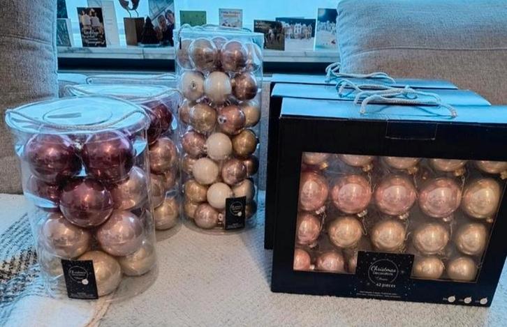 Verschillende dozen kerstballen Decors., Diversen, Kerst, Ophalen