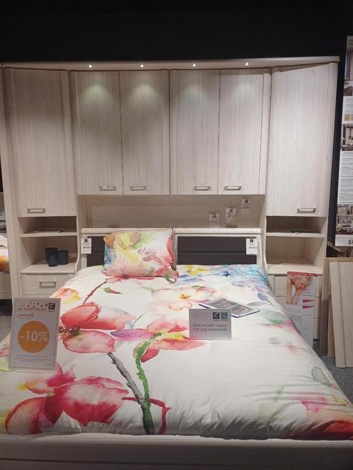Waterbed !! met inbouwkasten, Huis en Inrichting, Slaapkamer | Waterbedden, Gebruikt, Solo-systeem, Overige maten, Overige maten