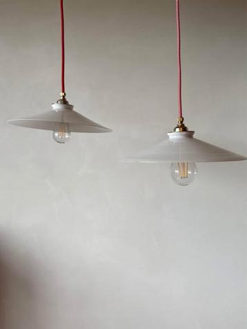 Vintage opaline witte lampen beschikbaar voor biedingen