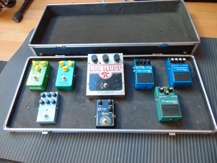 Étui de transport robuste pour pédales à effet Stagg., Musique & Instruments, Boîtiers & Valises, Comme neuf, Autres instruments