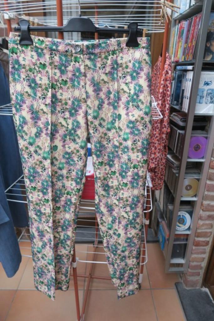 Broek nieuw bloemenprint Nathalie Vleeschouwer mt M, Kleding | Dames, Broeken en Pantalons, Nieuw, Maat 38/40 (M), Overige kleuren
