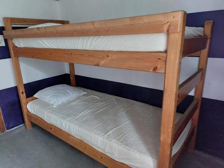 Houten stapelbedden + matras inbegrepen (of zonder), Kinderen en Baby's, Kinderkamer | Stapelbedden en Hoogslapers, Gebruikt, Stapelbed