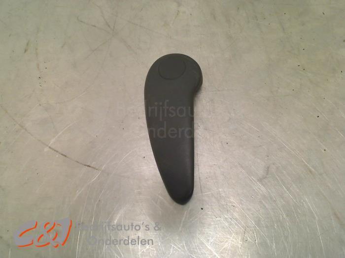 Motorkap hendel van een Opel Vivaro, Auto-onderdelen, Carrosserie, Opel, Gebruikt, 3 maanden garantie, Ophalen of Verzenden