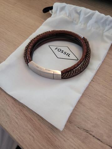 Nieuwe Fossil herenarmband beschikbaar voor biedingen