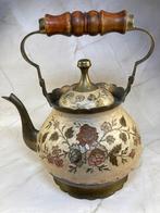 Théière en laiton émaillé avec motifs floraux, Ophalen of Verzenden