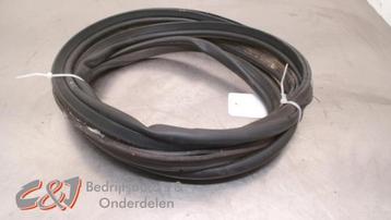 Portierrubber 4Deurs links-achter van een Fiat Fiorino beschikbaar voor biedingen