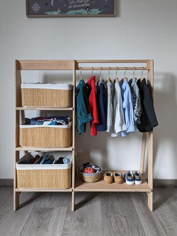 Garde-robe Montessori beschikbaar voor biedingen