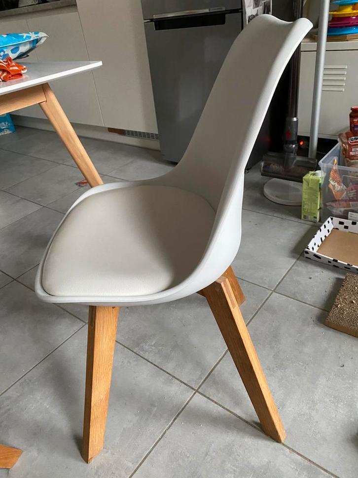 4 eettafel stoelen wit Scandinavisch stijl, Huis en Inrichting, Stoelen, Gebruikt, Vier, Kunststof, Wit, Ophalen