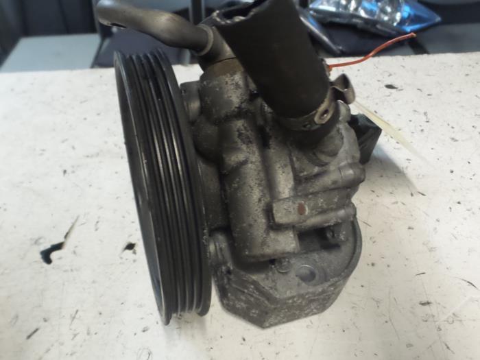 Pompe direction assistée d'un BMW 1-Serie, Autos : Pièces & Accessoires, Commande, BMW, Utilisé, 3 mois de garantie, Enlèvement ou Envoi