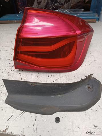 Achterlicht rechts op scherm BMW 3 Serie F30 F80 LCi 6321736 beschikbaar voor biedingen