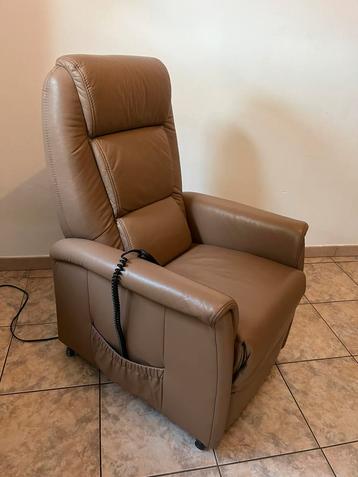 Fauteuil inclinable électrique Himolla, H 110 , prof 70, Enlèvement, Comme neuf