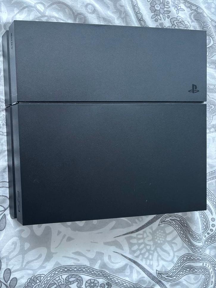 Ps4 + 1 controller ,  bieden mag, Games en Spelcomputers, Games | Sony PlayStation 4, Gebruikt, 3 spelers of meer, Ophalen