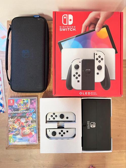 Switch OLED wit ZGAN + Mario Kart deluxe + beschermhoes, Games en Spelcomputers, Spelcomputers | Nintendo Switch, Zo goed als nieuw
