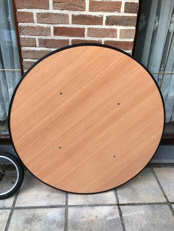 Table ronde  120cm beschikbaar voor biedingen