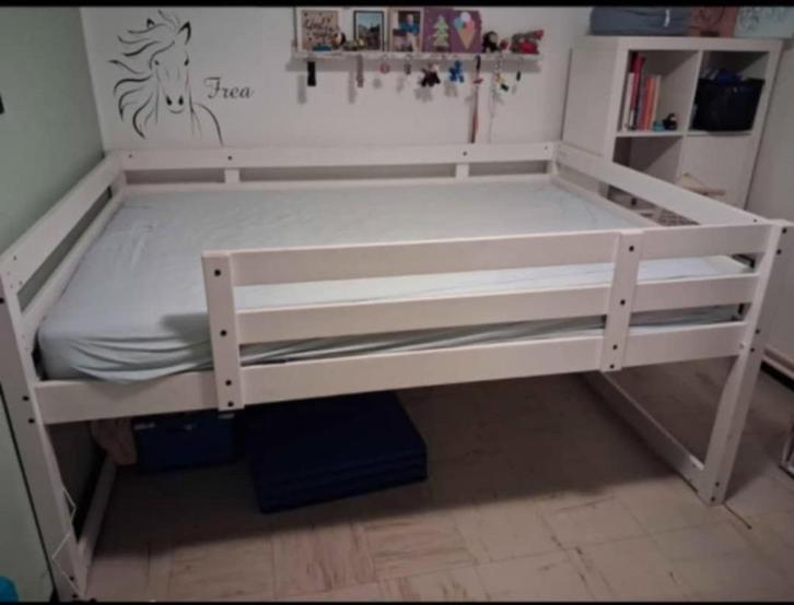 Bed Halve hoogslaper  85 cm vanaf vloer ,150cm breed .., Kinderen en Baby's, Kinderkamer | Stapelbedden en Hoogslapers, Gebruikt